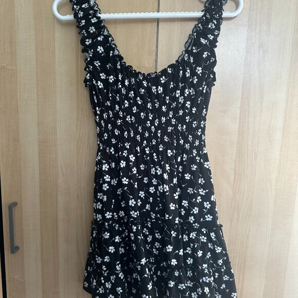 Black mini Dress with white florals - Picture 1 of 3